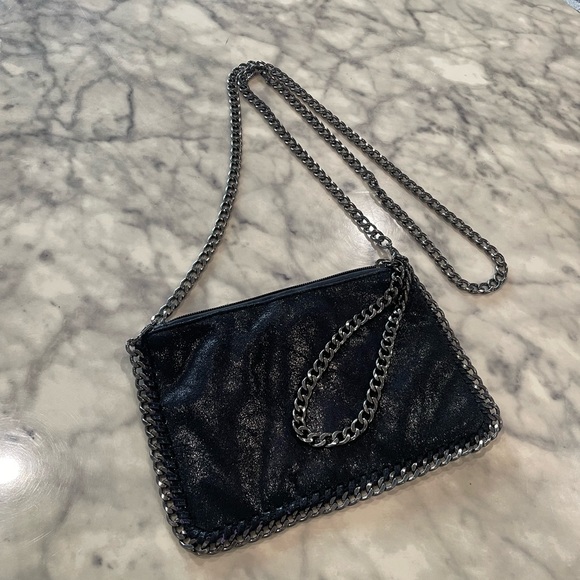 Small Black Crossbody / Vegan Leather / Gunmetal Chain / Wristlet Bag - Picture 2 of 9